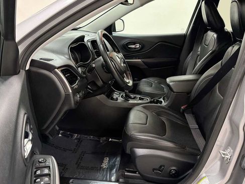 Used 2019 Jeep Cherokee Limited w/ Luxury Group AWD/4WD image 13