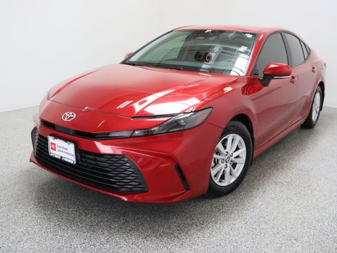 Certified 2025 Toyota Camry LE w/ Convenience Package image 2