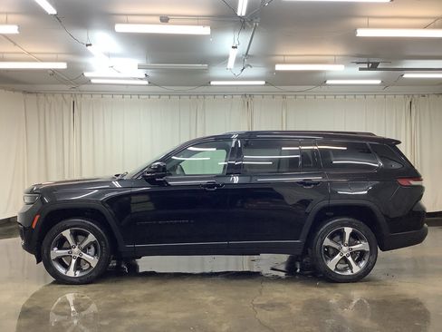 Used 2023 Jeep Grand Cherokee L Laredo image 10