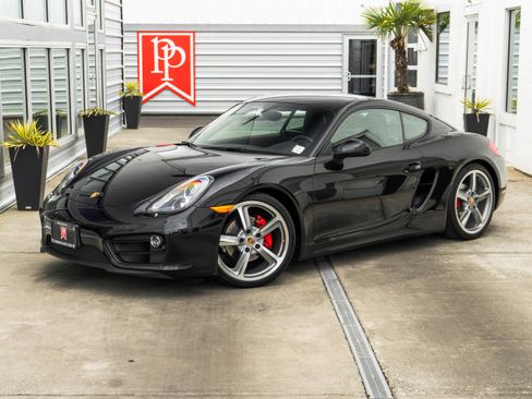 Used 2016 Porsche Cayman RWD image 2