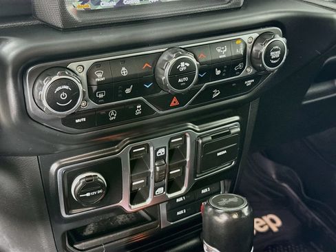 Used 2021 Jeep Wrangler Unlimited Sahara AWD/4WD image 19