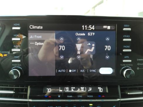 Used 2024 Toyota Sienna XLE image 50