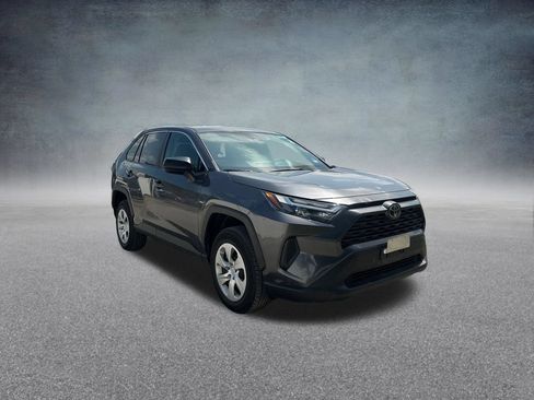 Used 2025 Toyota RAV4 LE AWD/4WD image 34