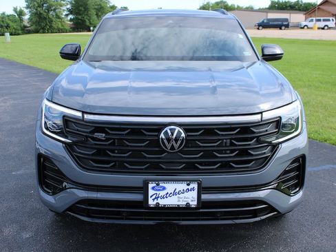 Used 2025 Volkswagen Atlas Cross Sport SEL R-Line AWD/4WD image 2