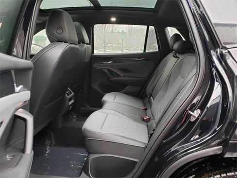 New 2026 Volkswagen Tiguan SE R-Line image 8