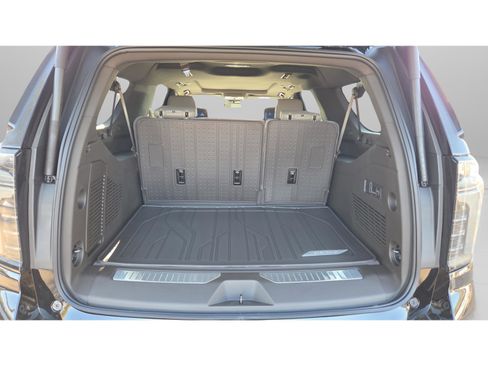 New 2026 Chevrolet Suburban Z71 image 32