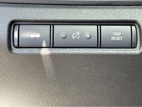 Certified 2025 Nissan Altima 2.5 SV FWD image 7