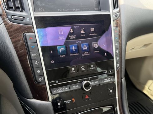Used 2015 INFINITI Q50 w/ Deluxe Touring Package RWD image 24