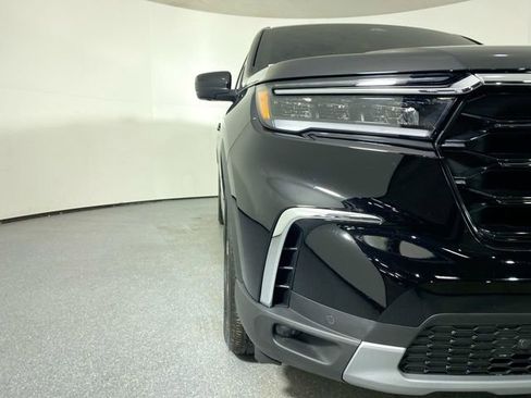 Used 2025 Honda Pilot Elite image 31