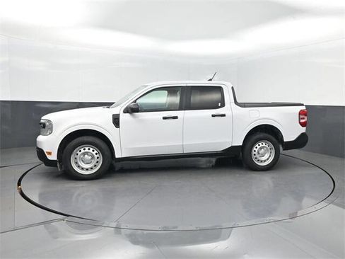 Used 2022 Ford Maverick XL image 2