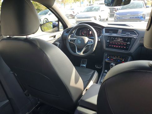 Used 2022 Volkswagen Tiguan SEL R-Line image 14