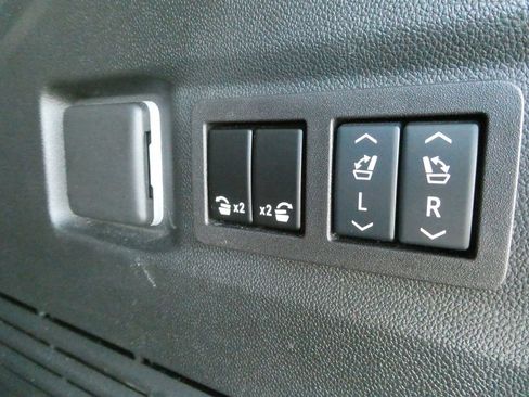 Certified 2024 Chevrolet Tahoe High Country w/ Advanced Technology Package AWD/4WD image 18