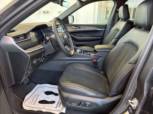 New 2026 Jeep Grand Cherokee L 4WD image 18