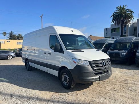Used 2021 Mercedes-Benz Sprinter 2500 w/ Driver Convenience Package image 3