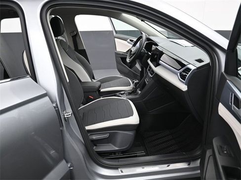 New 2026 Volkswagen Taos SE image 14