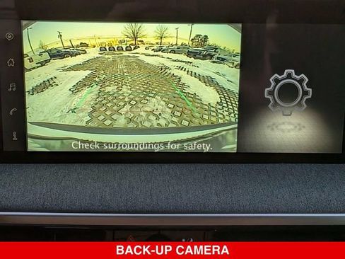 Certified 2025 Nissan Kicks SV AWD/4WD image 24