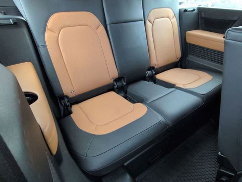 Certified 2024 Land Rover Defender 130 X-Dynamic SE AWD/4WD image 22