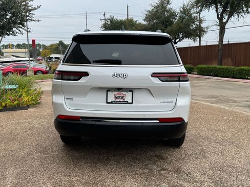 Used 2025 Jeep Grand Cherokee L Laredo w/ Luxury Tech Group I image 9