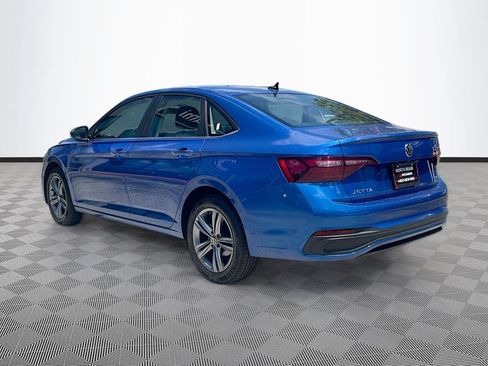 Used 2023 Volkswagen Jetta SE FWD image 5