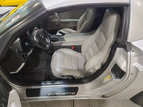 Used 2007 Chevrolet Corvette Coupe w/ Preferred Equipment Group image 19