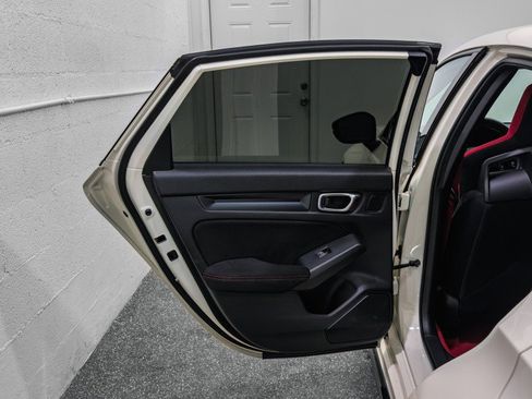 Used 2025 Honda Civic Type R image 13