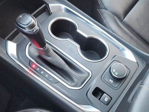 Used 2020 Chevrolet Traverse LT image 22