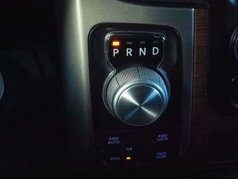 Used 2018 RAM 1500 Laramie image 18