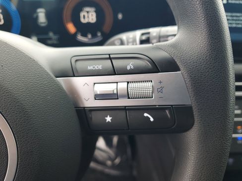 Used 2025 Hyundai Tucson SE FWD image 19