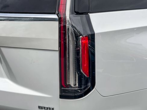 Used 2021 Cadillac Escalade ESV Premium Luxury w/ Driver Assist Tech Package AWD/4WD image 8