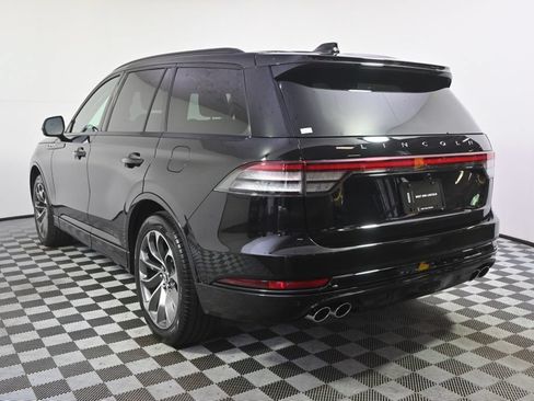 New 2026 Lincoln Aviator AWD w/ Jet Appearance Package image 4