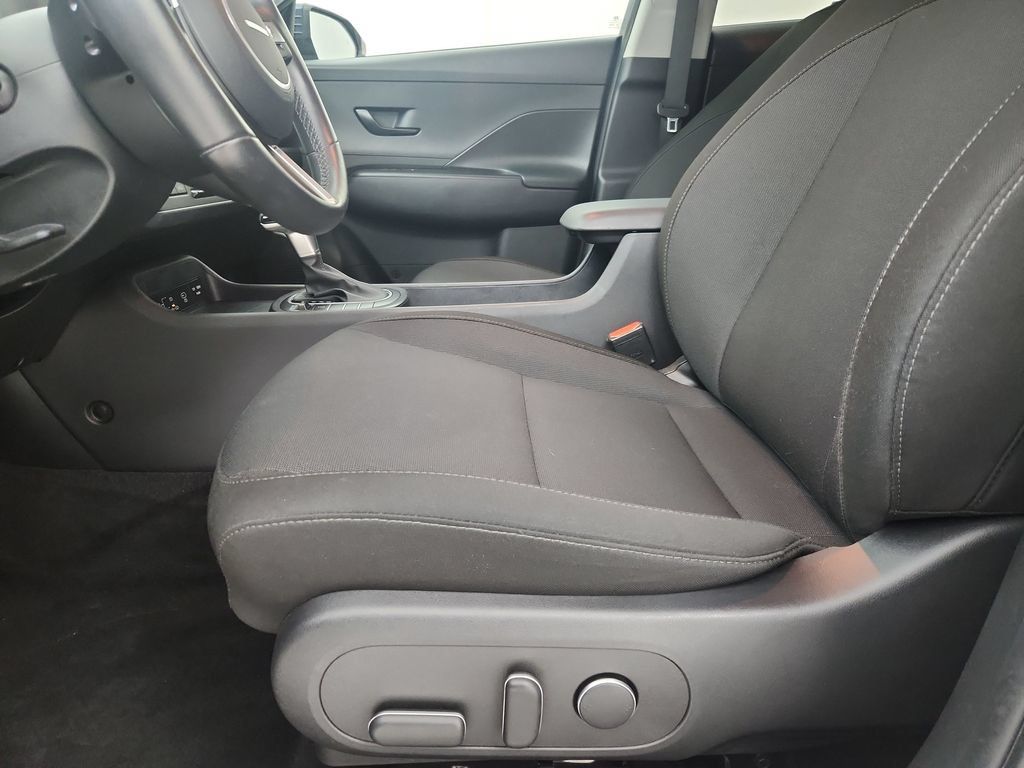 Used 2025 Hyundai Kona SEL AWD/4WD image 21