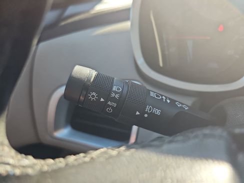 Used 2017 Chevrolet Equinox Premier FWD image 33