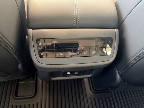 Used 2026 Nissan Pathfinder SL w/ Cargo Package FWD image 22