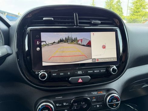 Used 2023 Kia Soul EX FWD image 17