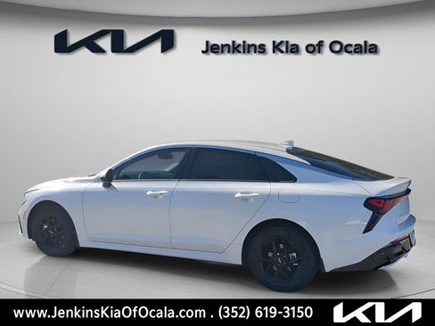 New 2026 Kia K5 LXS FWD image 5