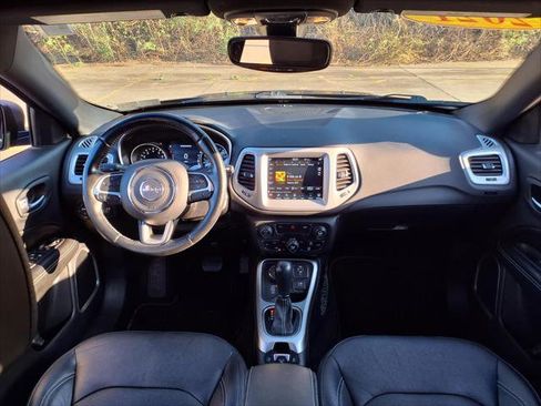 Used 2021 Jeep Compass Latitude AWD/4WD image 12