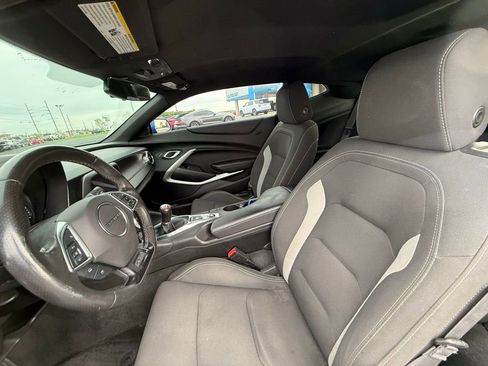 Used 2017 Chevrolet Camaro SS RWD image 11