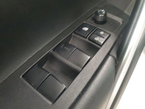 Certified 2022 Toyota Corolla Cross L AWD/4WD image 18