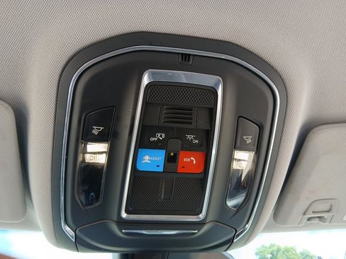 Used 2023 Jeep Grand Cherokee Laredo RWD image 17