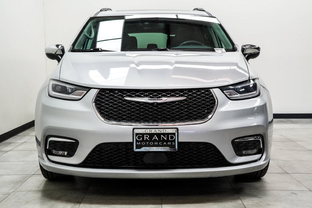 Used 2023 Chrysler Pacifica Limited FWD image 6