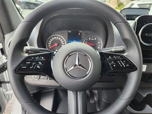 New 2025 Mercedes-Benz Sprinter 2500 image 18