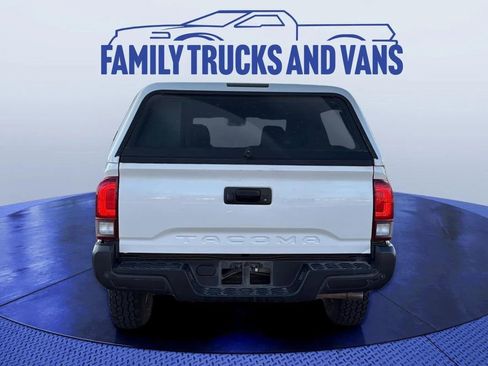 Used 2022 Toyota Tacoma SR image 3