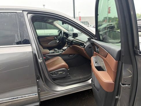 Used 2023 Acura MDX SH-AWD w/ Technology Package image 3