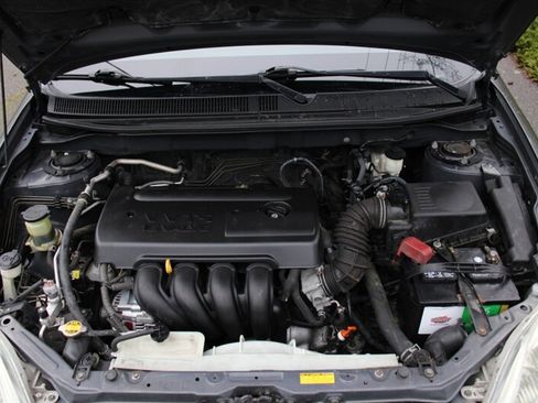 Used 2006 Toyota Matrix XR image 17