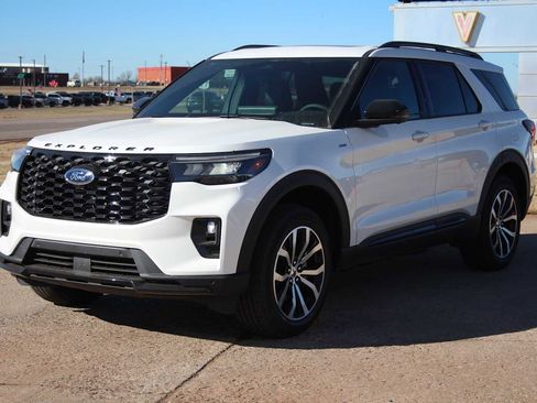 New 2026 Ford Explorer ST-Line image 3