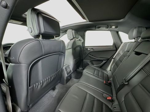 New 2026 Porsche Macan GTS image 24