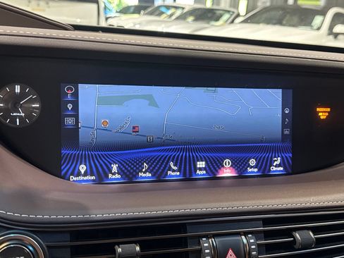 Used 2018 Lexus LS 500 w/ Accessory Package (Z2) RWD image 28