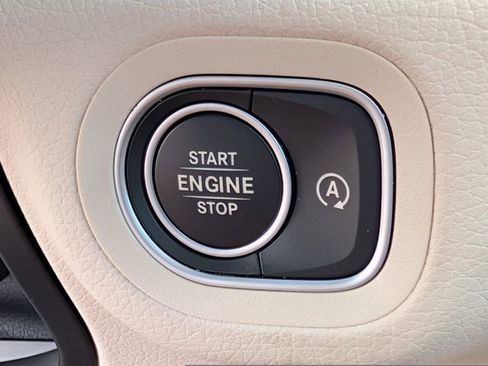 Used 2024 Mercedes-Benz GLS 450 4MATIC image 34