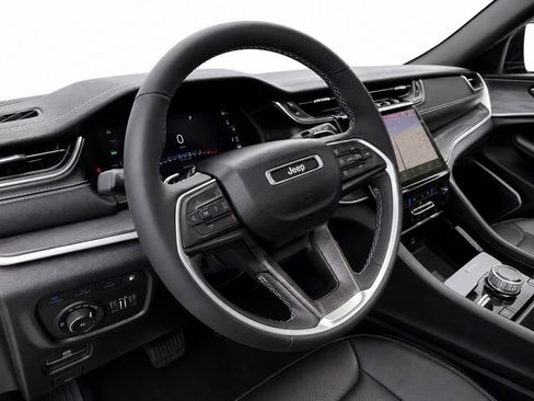 Used 2024 Jeep Grand Cherokee Limited 4xe w/ Luxury Tech Group II AWD/4WD image 17