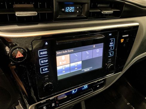 Used 2017 Toyota Corolla SE w/ Carpet Mat Package (TMS) FWD image 14